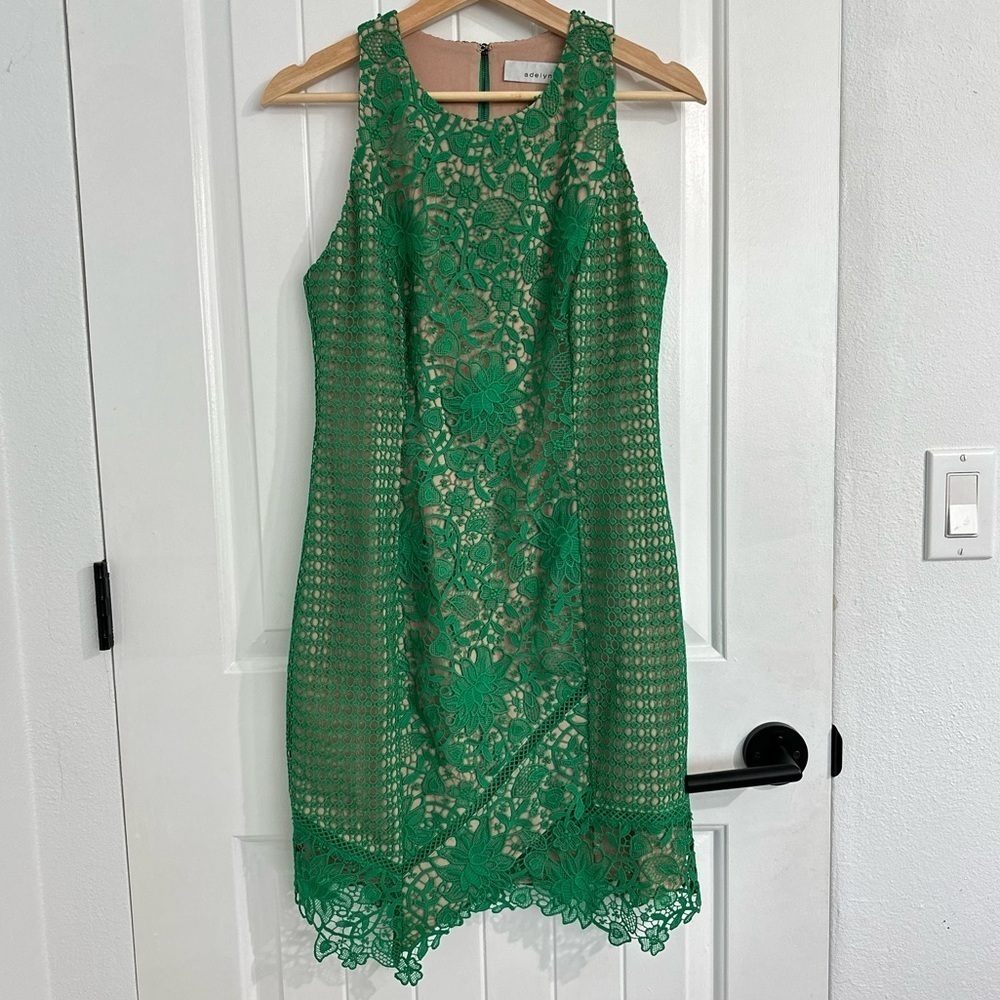 NWOT Adelyn Rae Green Lace Sleeveless Dress